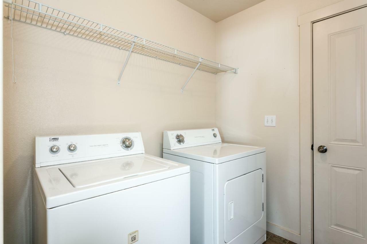 מרידיאן Gray Cloud Townhomes מראה חיצוני תמונה