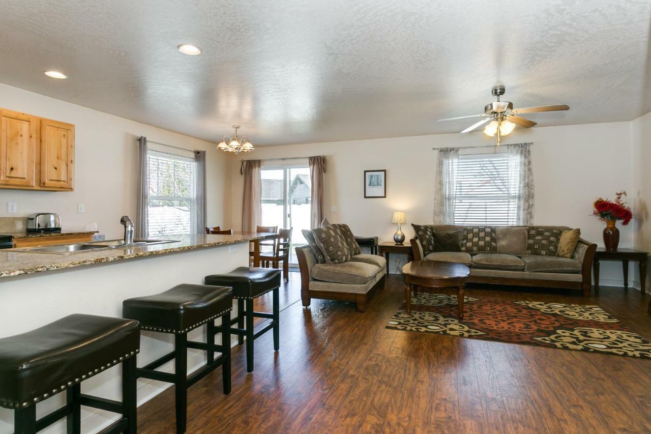 מרידיאן Gray Cloud Townhomes מראה חיצוני תמונה