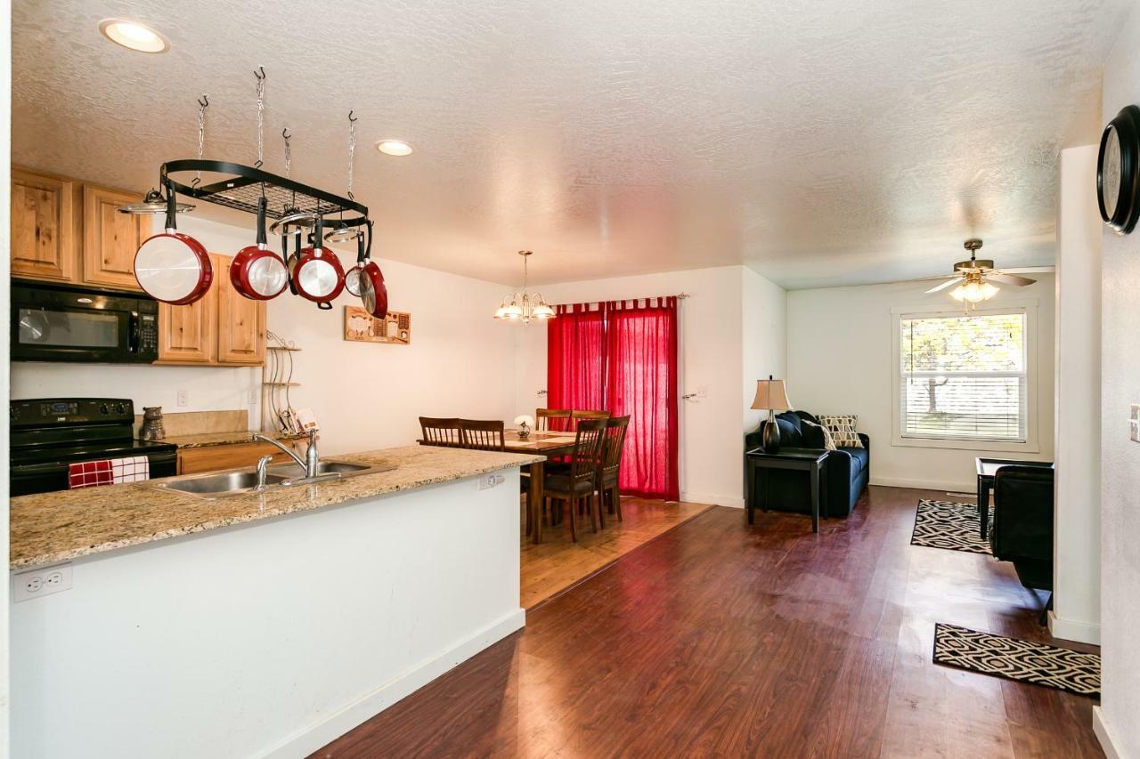 מרידיאן Gray Cloud Townhomes מראה חיצוני תמונה